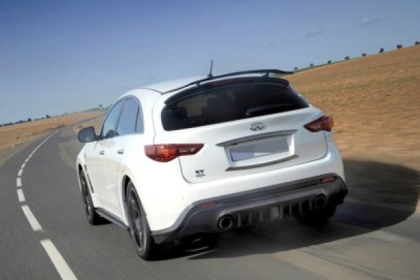 Infiniti FX50 Sebastian Vettel Edition, 120.000 de euro